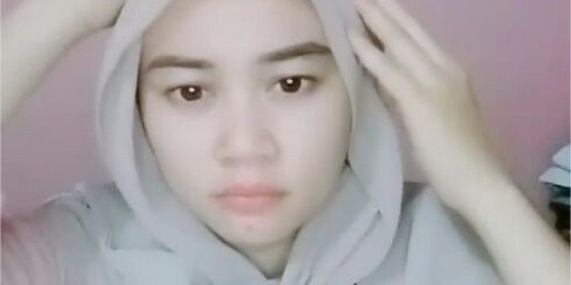 Bokep Indo Jilbab Mbak Vita Pamer Belahan Toket - Bokepindo